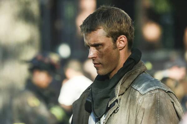 Chicago Fire - Plný dům problémů - Z filmu - Jesse Spencer