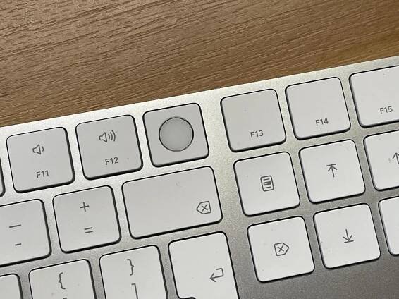Pořídit si klávesnici s TouchID je rozumné hlavně kvůli biometrickému loginu. Alternativní klávesnice tuto funkci nenabízejí