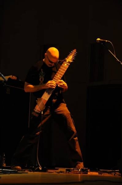 Soubor:Tony Levin (2941873440).jpg – Wikipedie