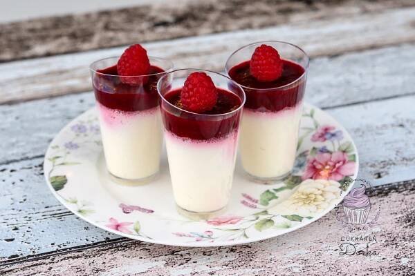 Panna cotta s malinami