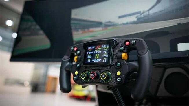 Aston Martin C01 je simulátor s cenovkou bytu, který budete chtít domů – Doupě.cz