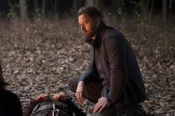 Nemocnice New Amsterdam - Falling - Z filmu - Ryan Eggold