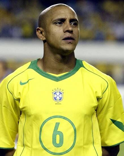 Roberto Carlos to play for English pub team