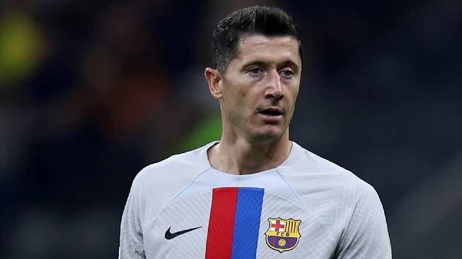 Gesto bylo pro Xaviho, ne pro rozhodčího, říká Lewandowski. Disciplinárka mu neuvěřila, hvězdu čeká dlouhá pauza