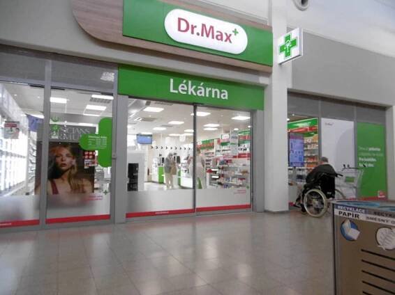 Lékárna Dr. Max (Globus) – Bez Bariér