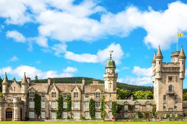 WHile the Queen enjoys Balmoral, not all of guests have felt the same.