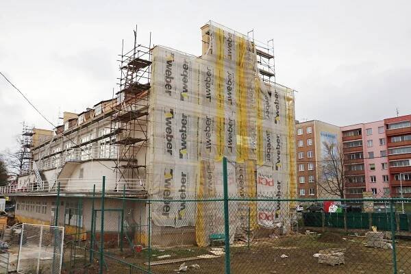 Povodeň vyplavila i krnovskou sokolovnu. Oprava památky ale běží dál