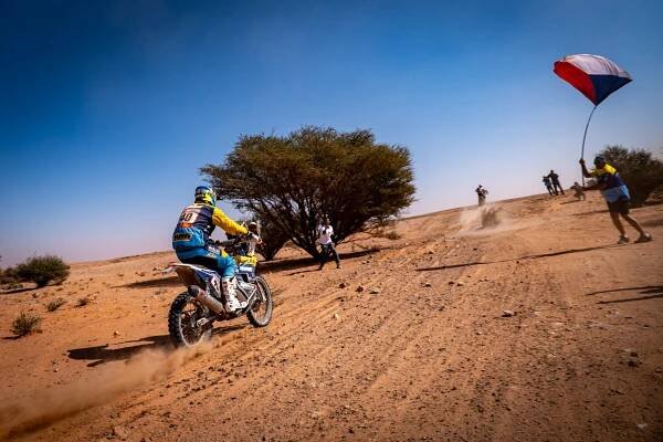 Engel rychlou etapu na Dakaru zvládl s jednou chybou. Těší se na pořádné duny - Orion - Moto Racing Group - účastník dvanácti
