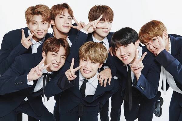 BTS Members Jimin and V Reveal New Hairstyles on Twitter