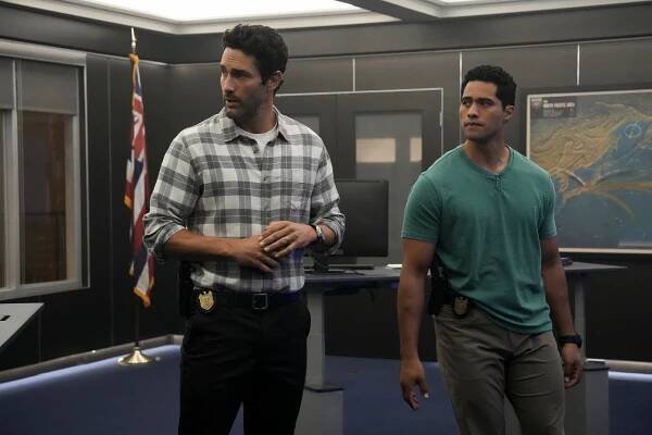 Námořní vyšetřovací služba: Hawai - Sloužit a chránit - Z filmu - Noah Mills, Alex Tarrant