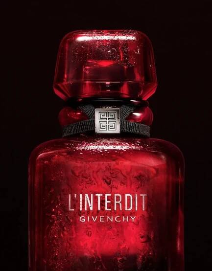 L’INTERDIT ROUGE Givenchy ~ Recenze parfému 