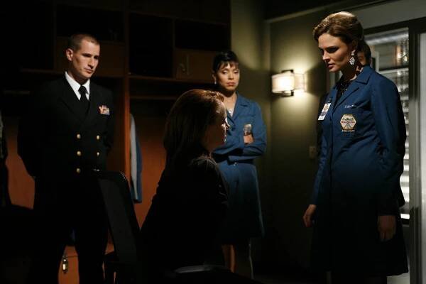 Sběratelé kostí - Hrobník znovu na scéně - Z filmu - Brendan Fehr, Deirdre Lovejoy, Tamara Taylor, Emily Deschanel