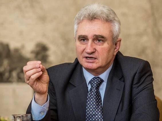 Štěch nestihne schůzku se Zemanem, Ovčáček mu nevyšel vstříc