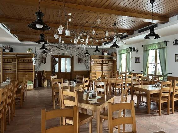 Na Pinduli: Útulná restaurace s výhledem do přírody a domácím bramborákem
