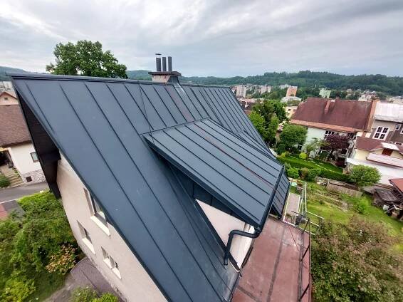 Rekonstrukce střechy prefa Trutnov, Krkonoše.