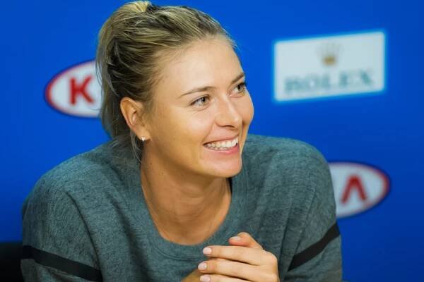 Maria Šarapovová na své 35. narozeniny oznámila první těhotenství a ukázala na pláži rostoucí bříško - OnlyU
