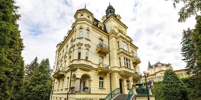 Užijte si Karlovy Vary: až 15 dní v hotelu Mignon**** se snídaní či polopenzí i procedurami
