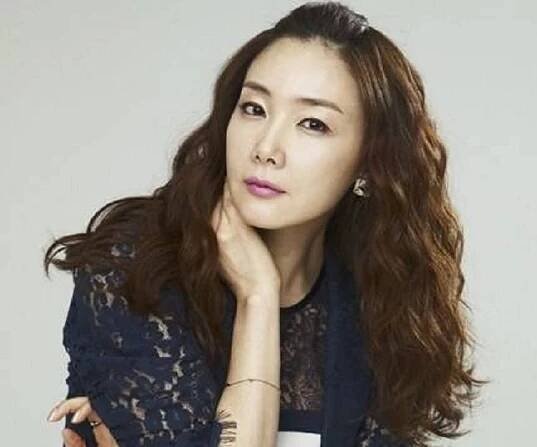 Choi Ji-woo (Choi Mi-hyang) Biography - Facts, Childhood, Family Life & Achievements of South Korean Actress