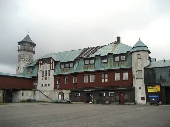 Horský hotel Klínovec s rozhlednou | Databáze domů s historií