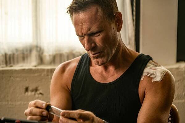 K9: Ocelový tesák - Z filmu - Aaron Eckhart