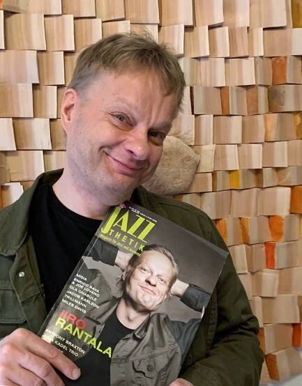 UnderTheCover01 – JAZZTHETIK