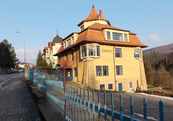 Vila Valaška v Pražské čtvrti - Luhačovicích