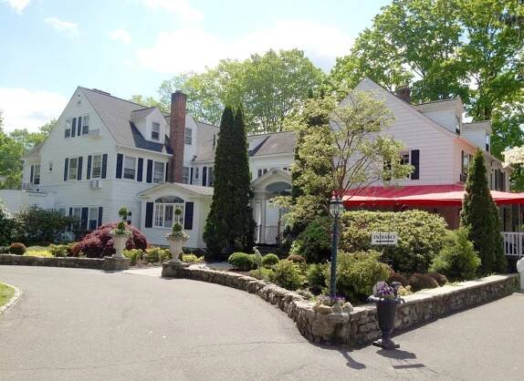 End of an era – The Roger Sherman Inn – Wally's Words
