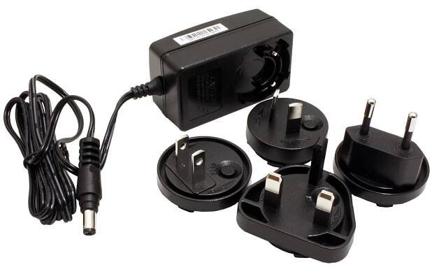 Napájecí adaptér s výměnnými vidlicemi, 12V, 1,25A, 5,5 x 2,1mm