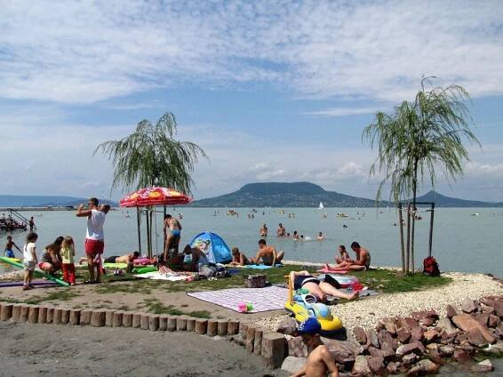 Super dovolená za pár korun? Balaton nadchne rodiny, mladé i seniory!