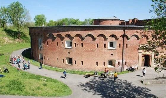 Fotogalerie: Fort ve Chválkovicích postavený v 19. století, který je součástí jedinečného...