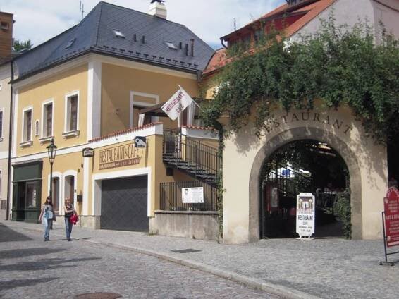 RESTAURANT-CAFÉ HARMONIA U SV. JAKUBA - Živéfirmy.cz