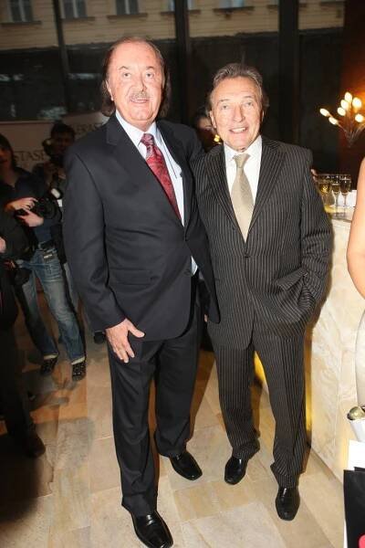 Karel Gott je zpět v plné síle! Janeček vydal „zapomenuté“ vánoční album!