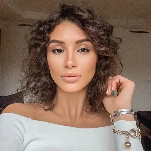 Krásná modelka Daniela odhalila: Jsem bisexuálka a žiji ve vztahu tří lidí!
