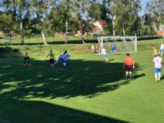 OBRAZEM: Patnáct let v dresu Libhoště. Dojatý „Eki“ po derby ukončil kariéru