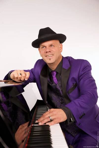 MR. BOOGIE WOOGIE - Photos