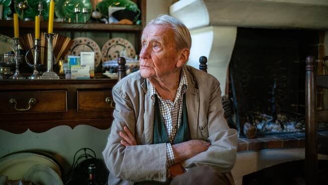 Christopher Tolkien, Keeper of His Father’s Legacy, Dies at 95