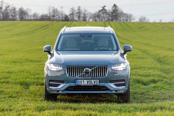 Tohle SUV má prý poslední generaci dieselových motorů od Volva? Čím je unikátní a jak jezdí?