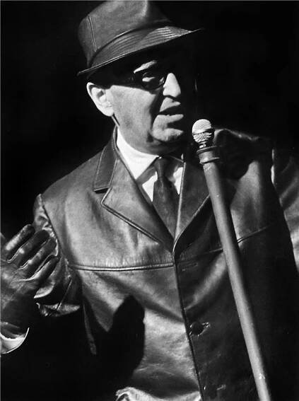 Ze života hmyzu - 16.01.1965, Josef Gruss (Lumek) Foto: Jaromír Svoboda