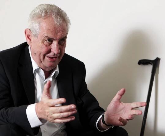 Ex-PM Milos Zeman announces his presidential bid