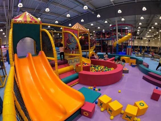 Cirkus Park v Teplicích (Táta)