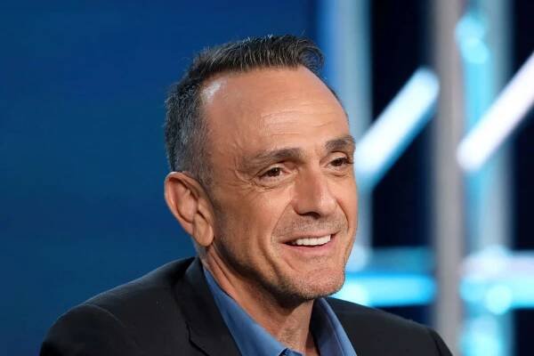 Hank Azaria Wallpaper