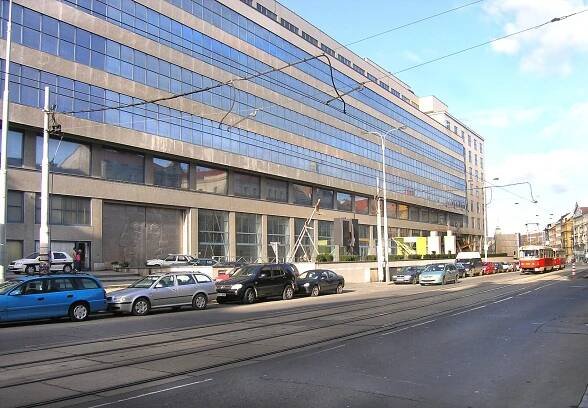 File:Praha Veletržní palác jih2.jpg