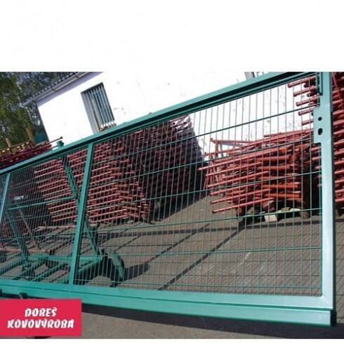 Samonosná pojezdová brána s výplní panelem 2D | Dobeš Kovovýroba