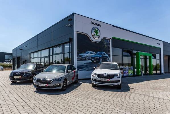Zu sehen ist das Maschek Skoda Gebäude In Wackersdorf