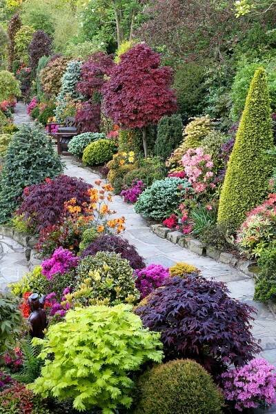 Krásné zahrady plné barev | Galerie | Magazín Zahrada | Beautiful gardens, Garden inspiration, Garden design