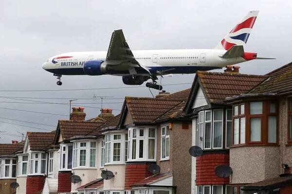 Third Heathrow Airport Runway Backed by British Government