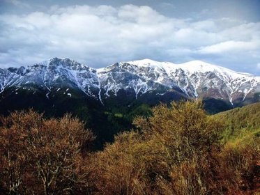 Soubor:Triglav massif, Bulgaria.jpg – Wikipedie