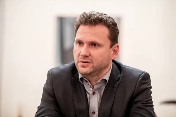 Vondráček o lichvářích: Znali jsme se letmo, poskytli jsme jim jen právní služby