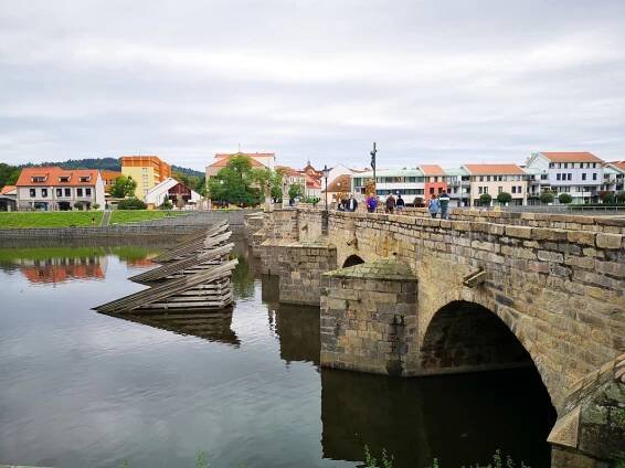 V Písku se nachází kamenný most ze 13. století, město letos slaví 777. výročí - STA Bruntálsko