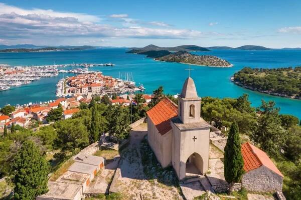Chorvati masově prchají do této levnější destinace. Jadran zeje prázdnotou. Češi, opravdu to chcete riskovat? - SportDeník